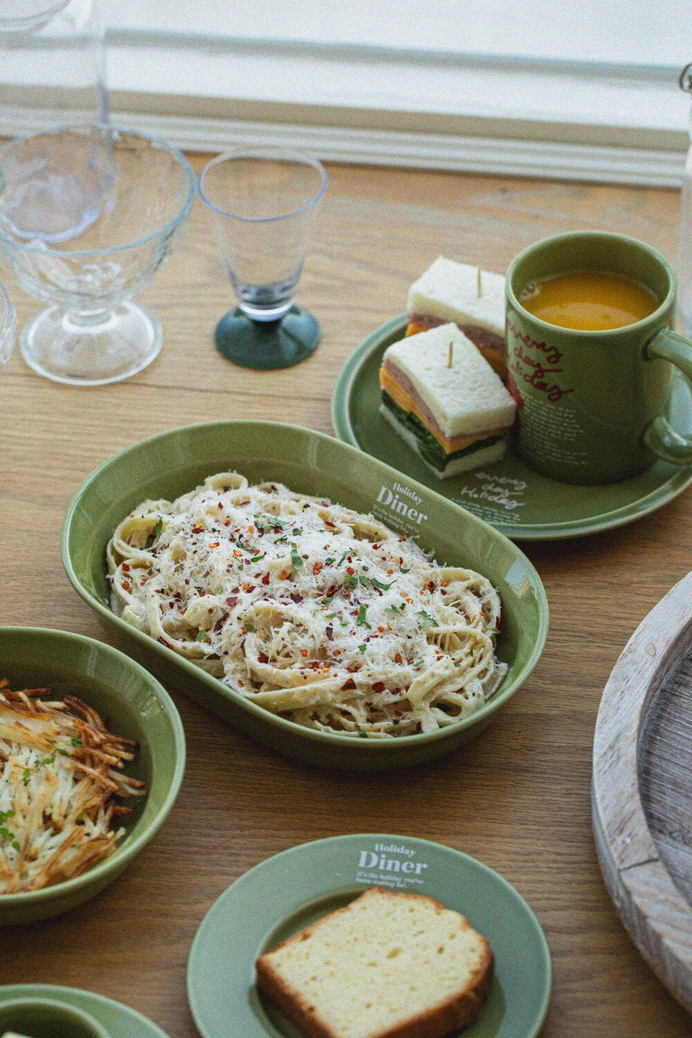 Holiday Diner Oval Bowl - Weekend 7