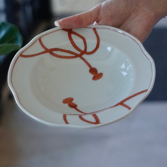 Hasami ware - flower shaped plate with lucky knot