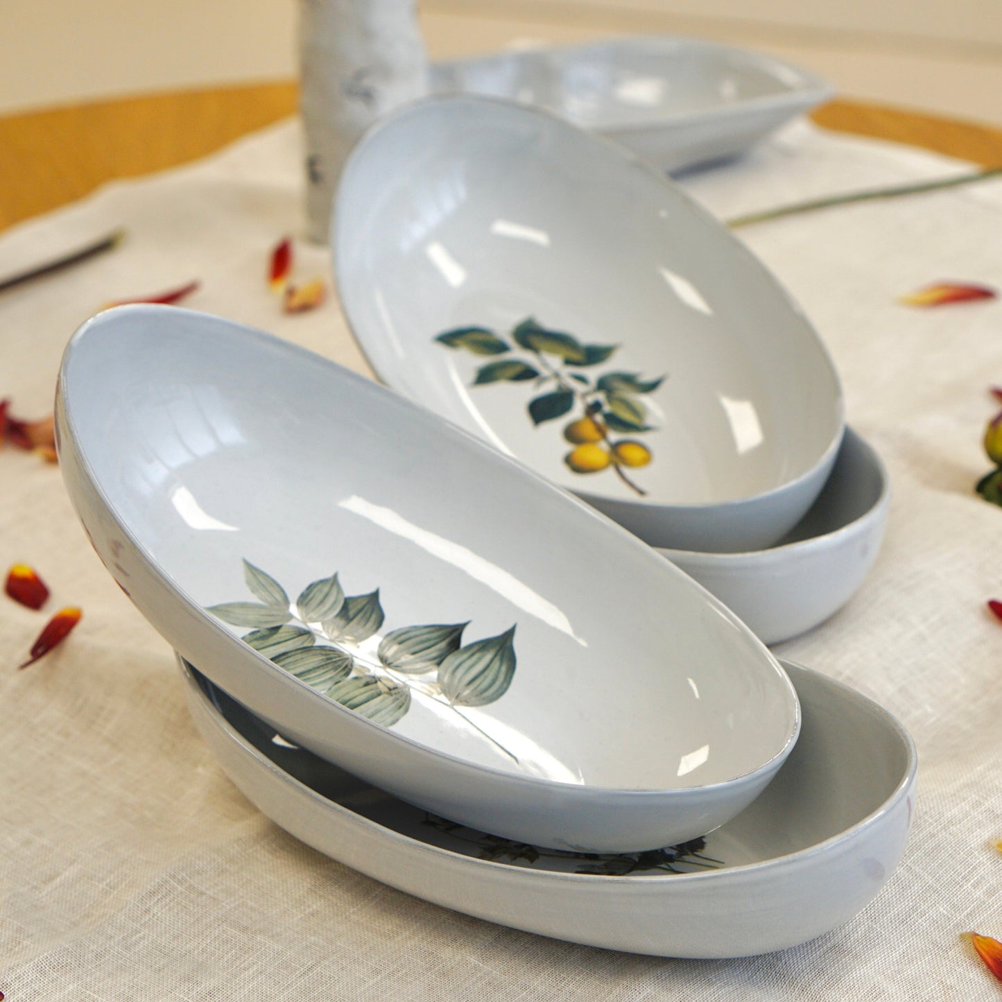 Noir Blanc Oval Bowl