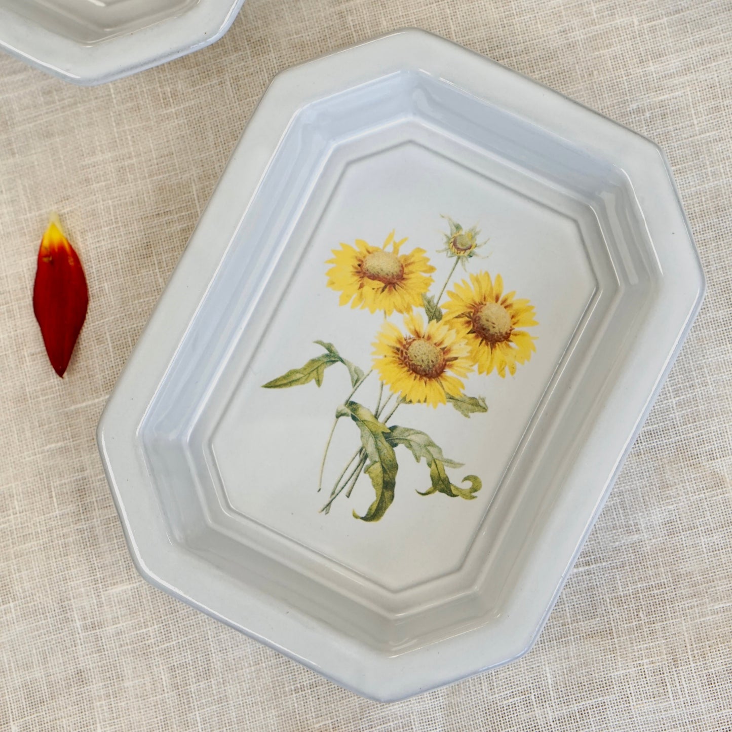 "Château Bloom" Octagon Plate