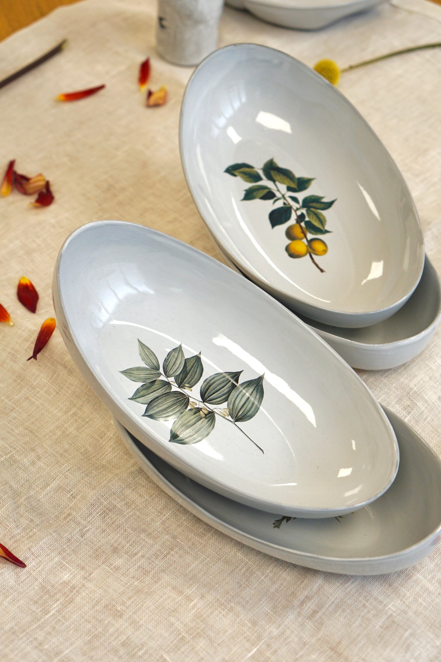 Noir Blanc Oval Bowl