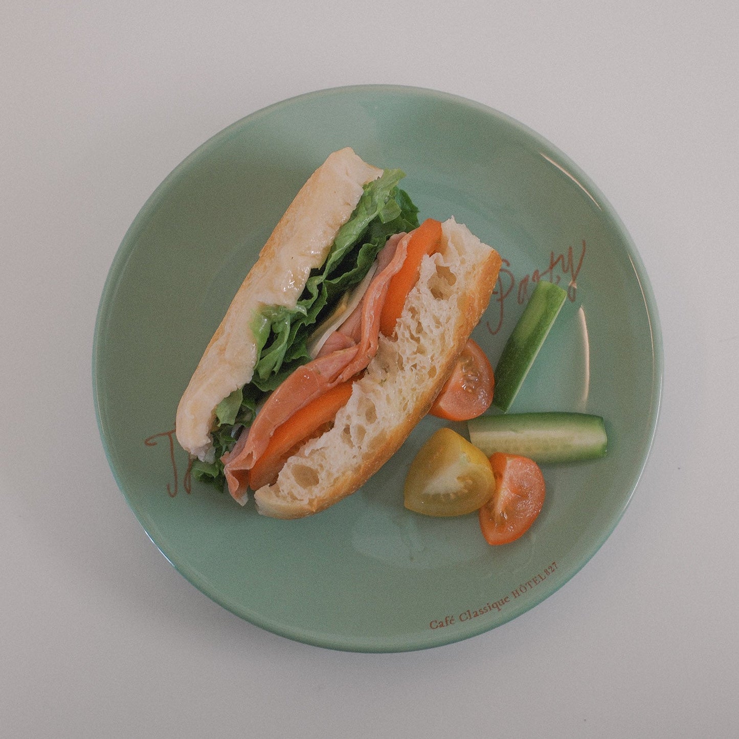 Poétique Flat Plate