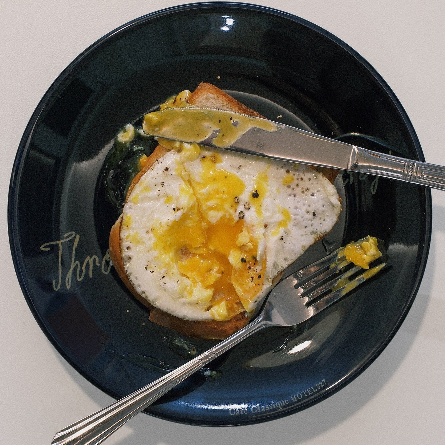 Poétique Flat Plate