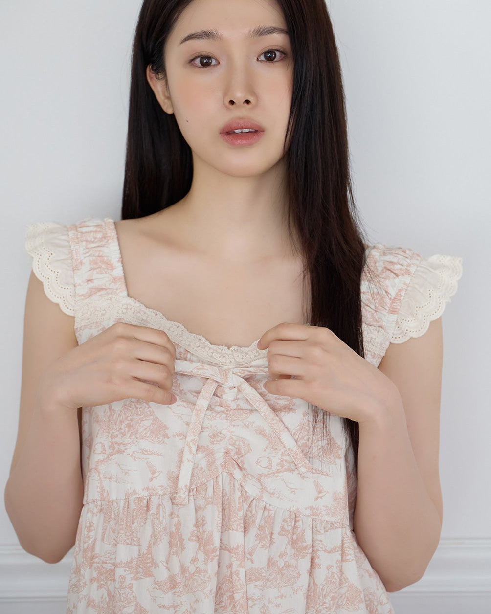 Arte Lace Sleeveless One-Piece Dress