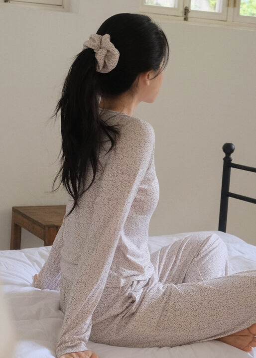 Louis Flower Pajama Set with Hair Scrunchie