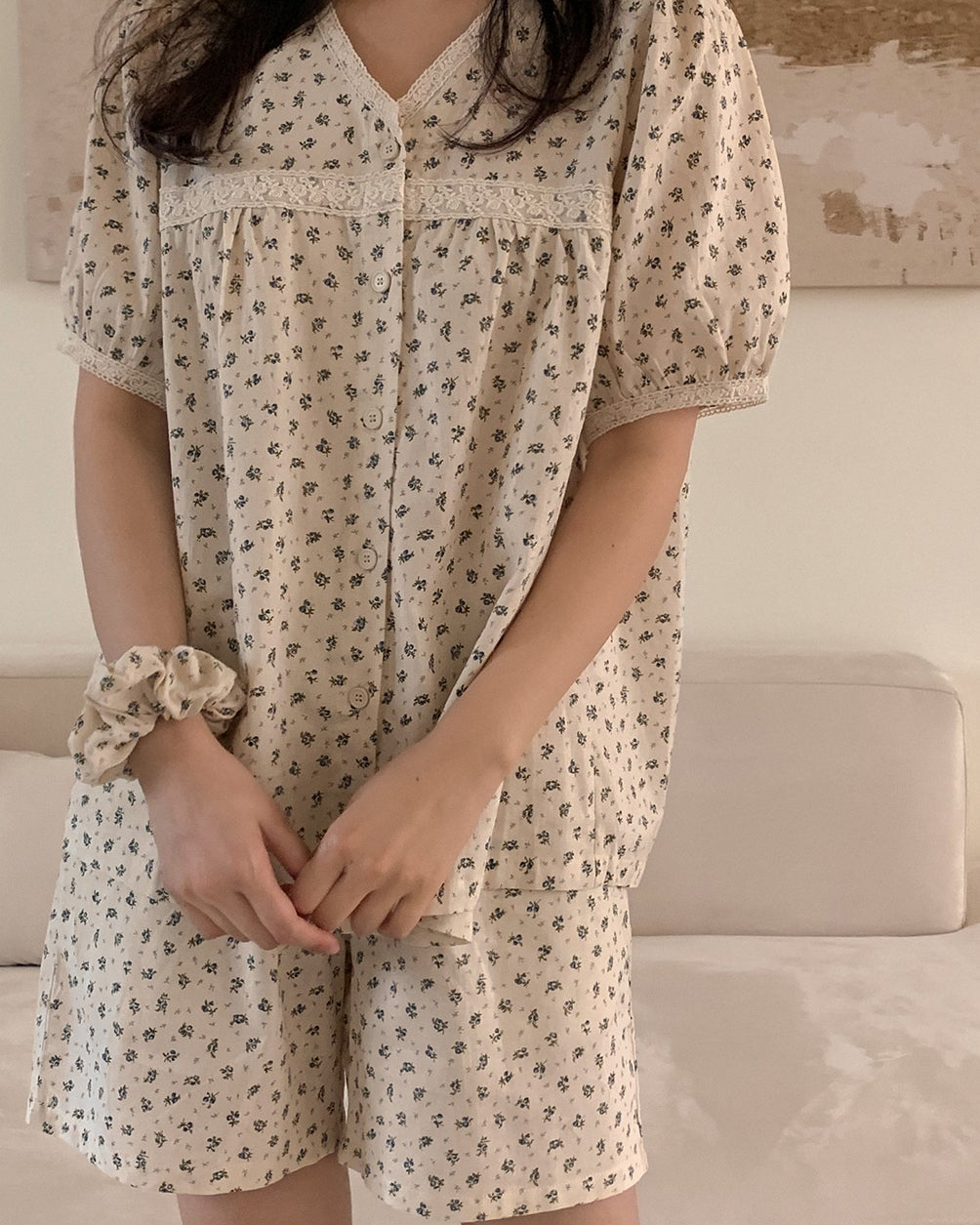 Daphne Shortsleeve 2pc Set with Hair Scrunchie