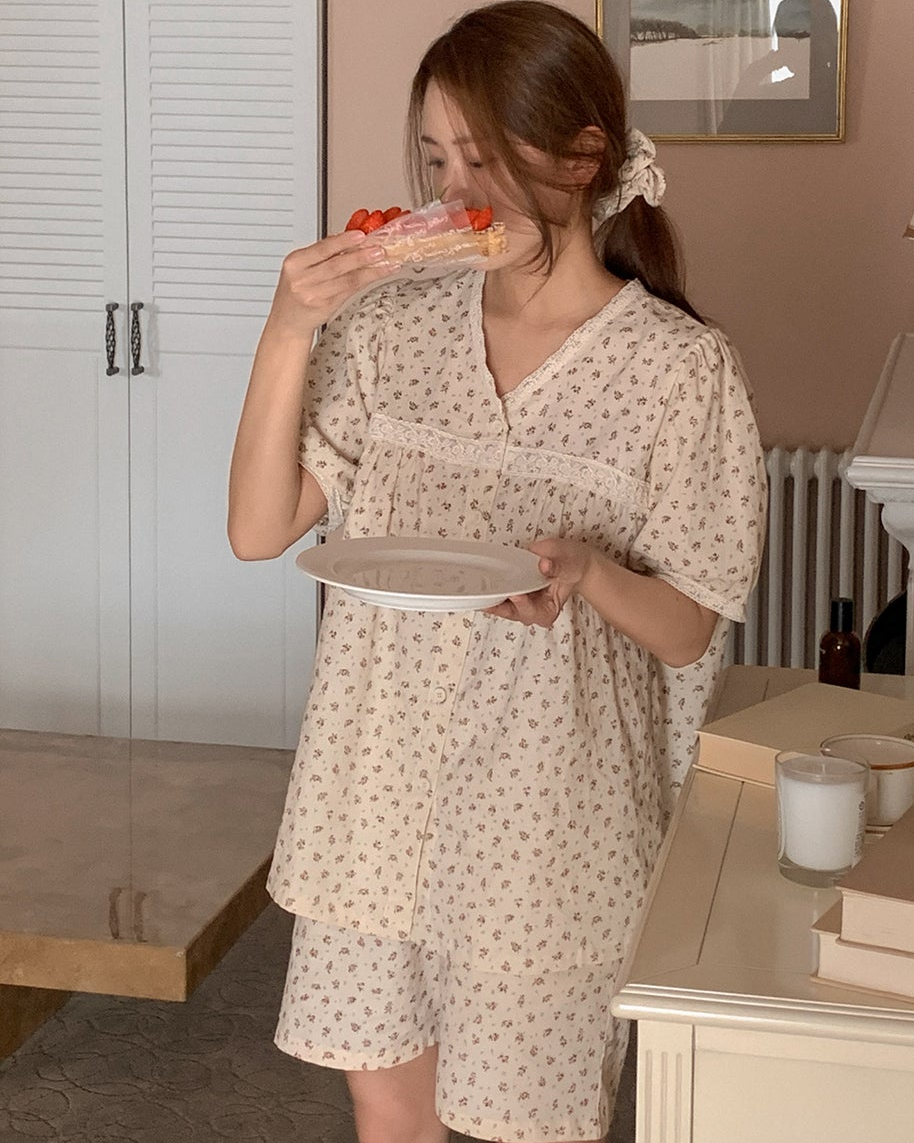 Daphne Shortsleeve 2pc Set with Hair Scrunchie