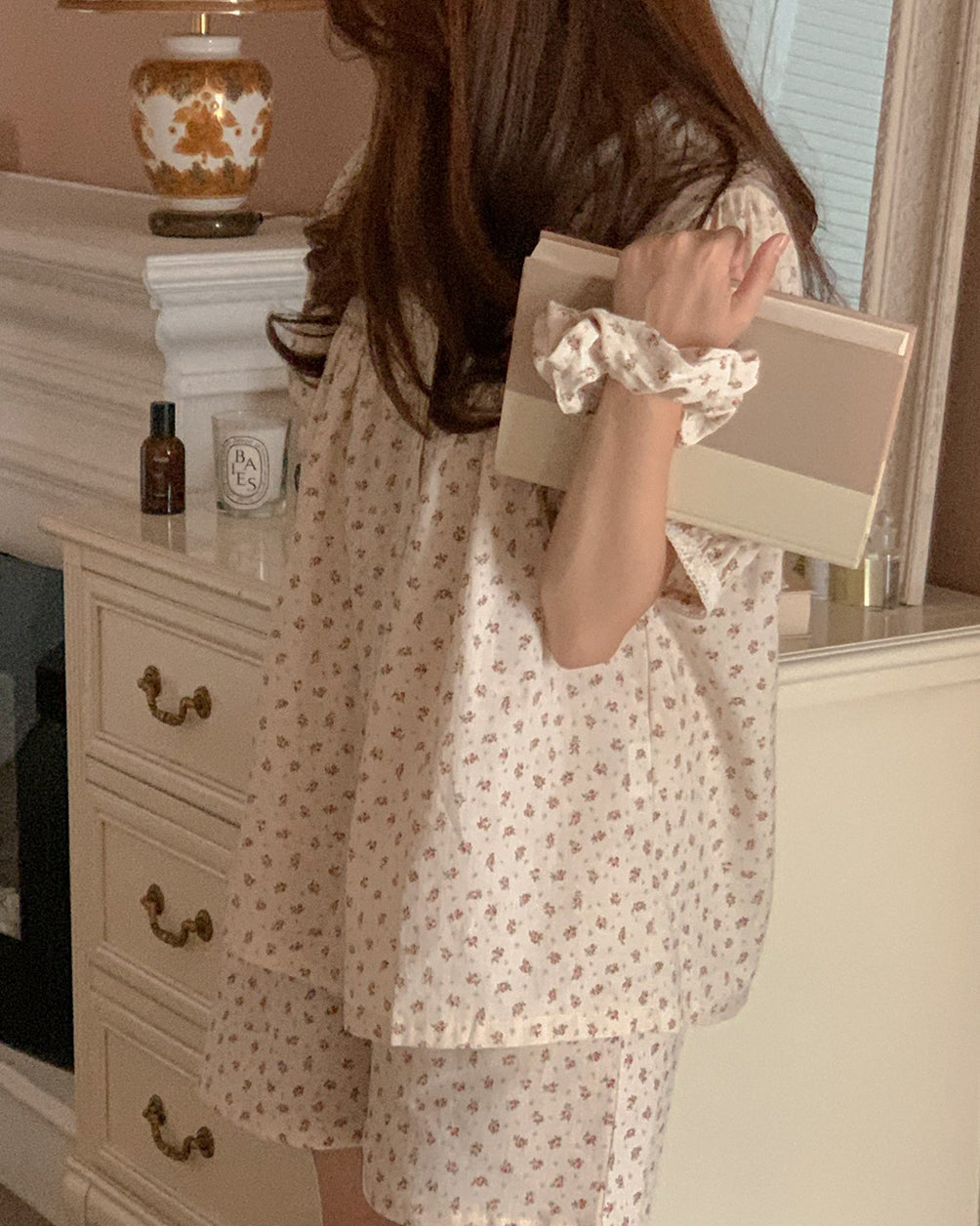 Daphne Shortsleeve 2pc Set with Hair Scrunchie