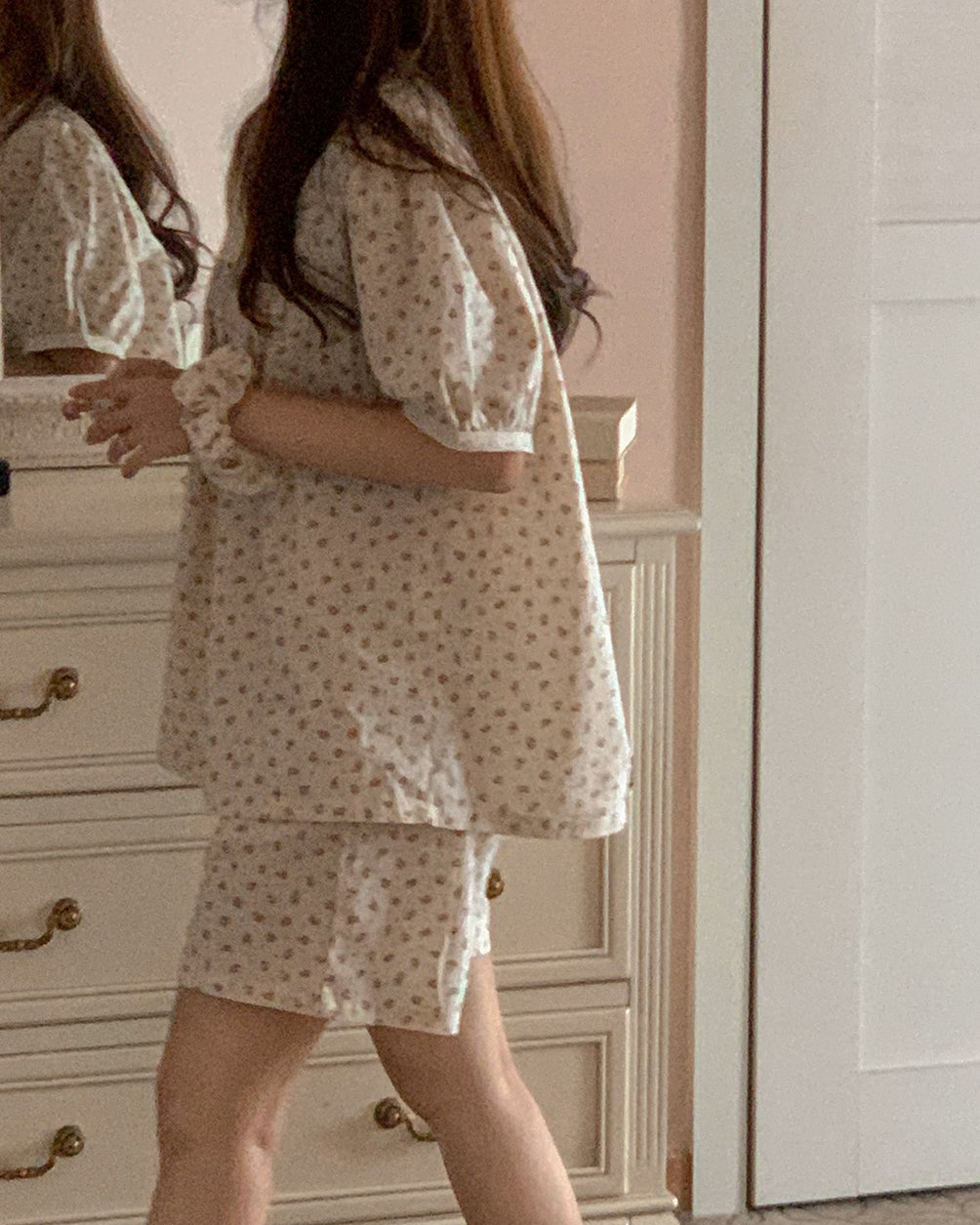 Daphne Shortsleeve 2pc Set with Hair Scrunchie