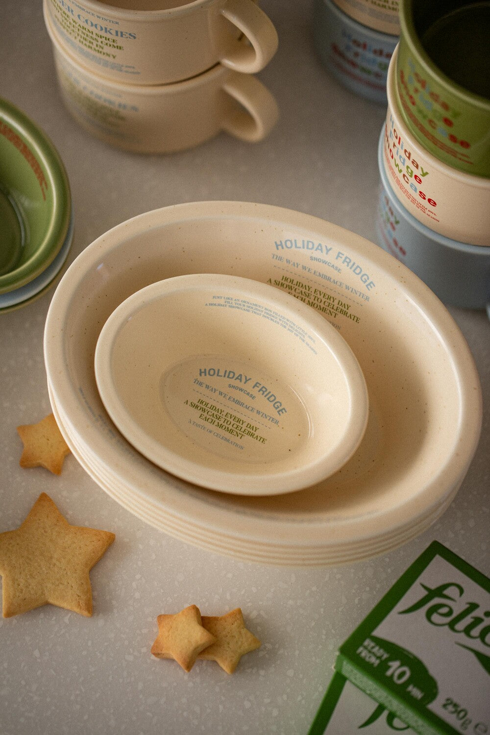 Holiday Showcase Oval Bowl M - Weekend 14