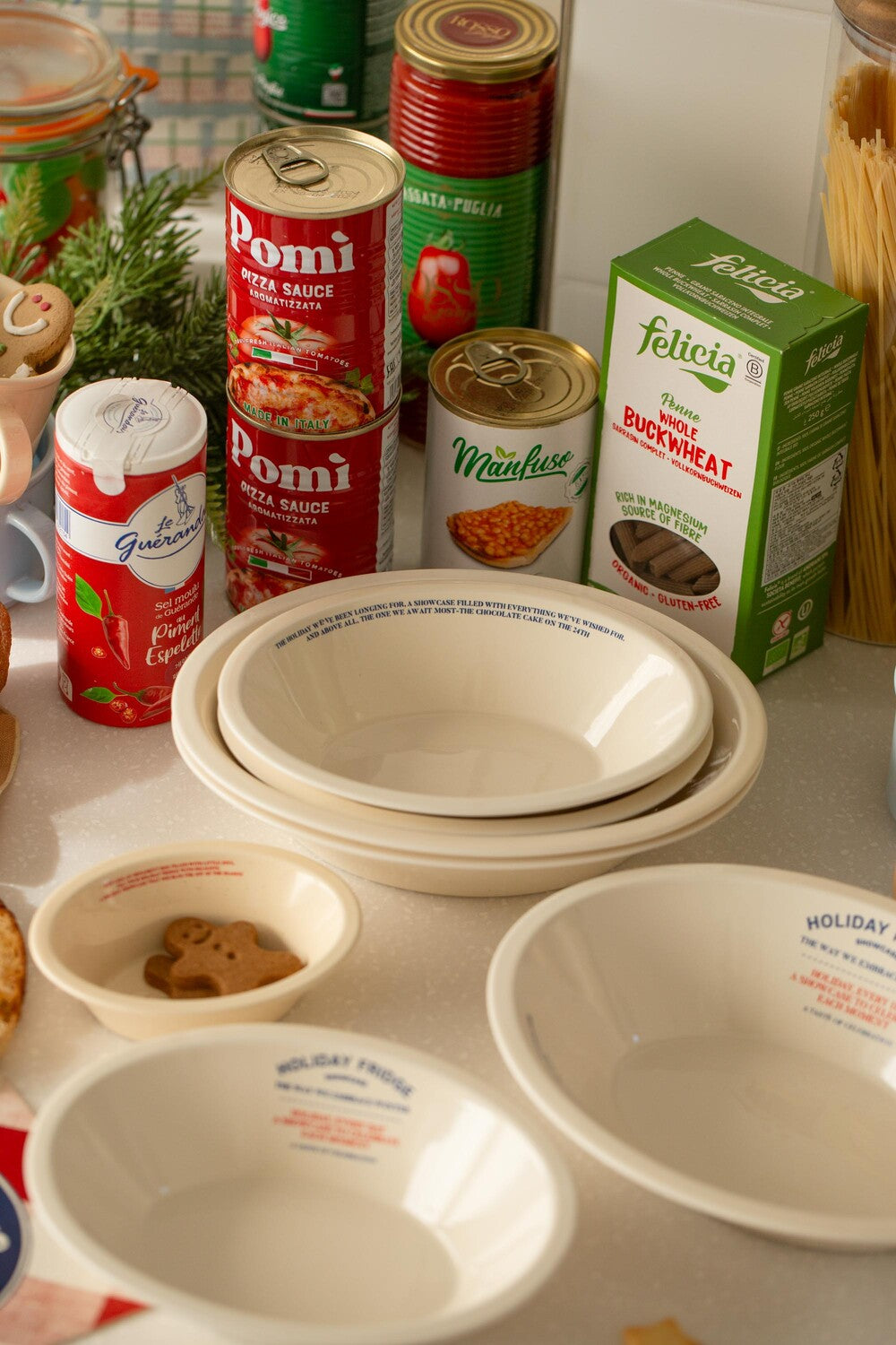 Holiday Showcase Oval Bowl M - Weekend 14