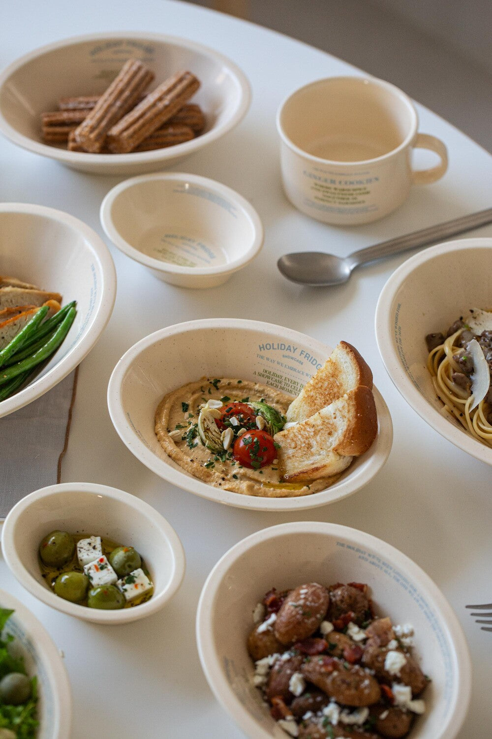 Holiday Showcase Oval Bowl M - Weekend 14