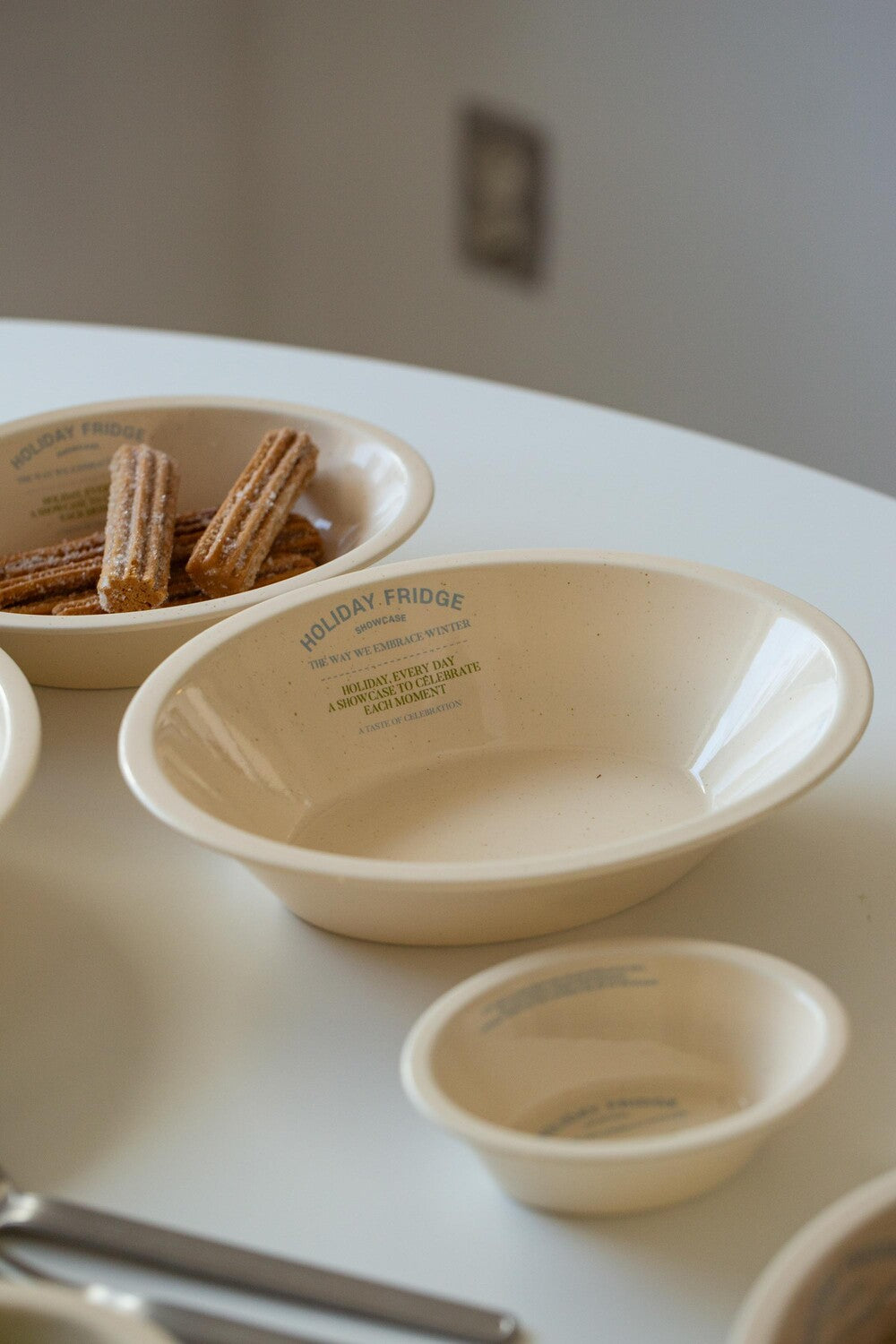 Holiday Showcase Oval Bowl L - Weekend 14