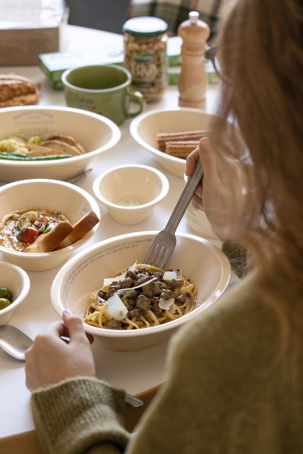 Holiday Showcase Oval Bowl L - Weekend 14