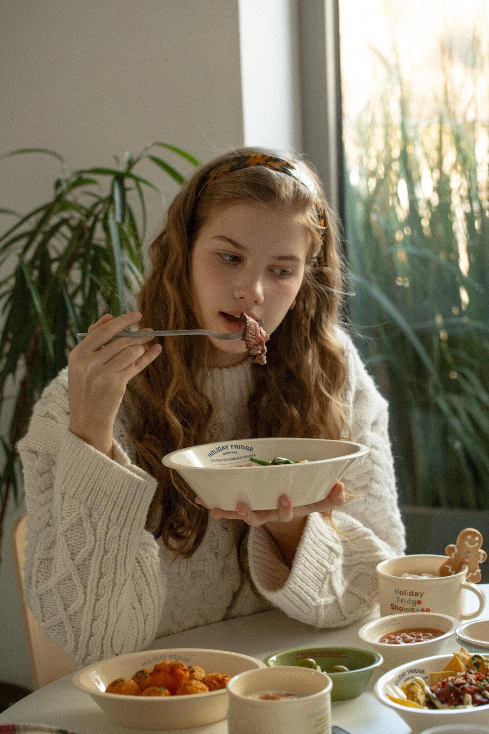 Holiday Showcase Oval Bowl L - Weekend 14