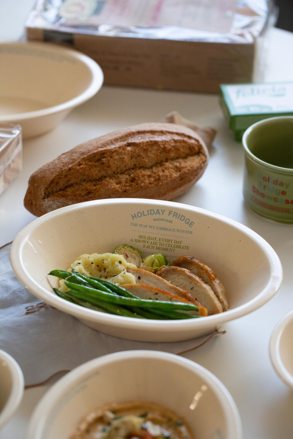 Holiday Showcase Oval Bowl L - Weekend 14